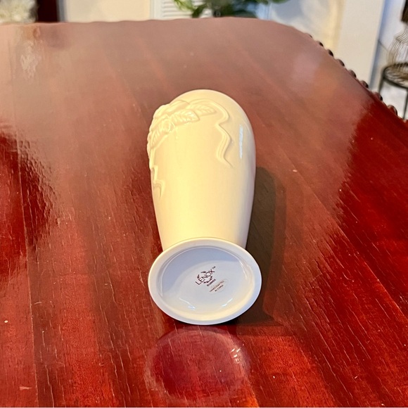 VTG Lenox Vase Rose Blossom Porcelain Embossed Roses Rosebud Collection 1980s - Picture 8 of 9